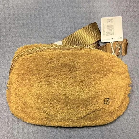NWT! Lululemon Everywhere Fleece Belt Bag Burnt Caramel - Picture 10 of 14
